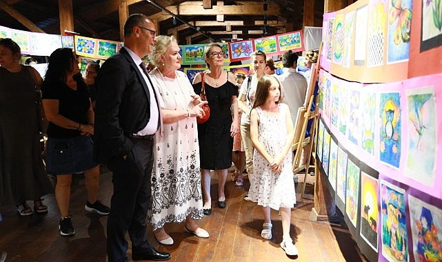 Selçuk Efes Kent Belleği hafta sonu öğrencilerin ağır iştiraki ile gerçekleşen değerli bir fotoğraf standının açılışına konut sahipliği yaptı