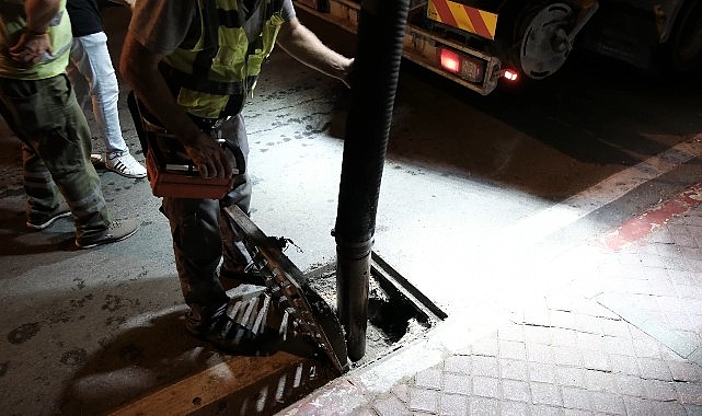 ASAT grupları yağmur suyu sınırlarını temizliyor