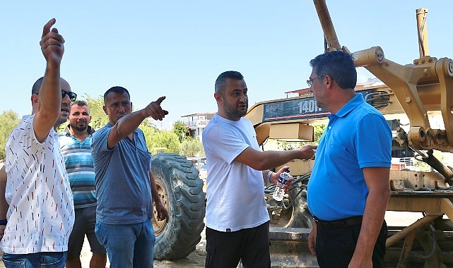 Burhaniye Belediyesi Fen İşleri Müdürlüğü grupları, Karınca Deresi kenarında yürüyüş ve bisiklet yolu projesi çalışmalarına başladı