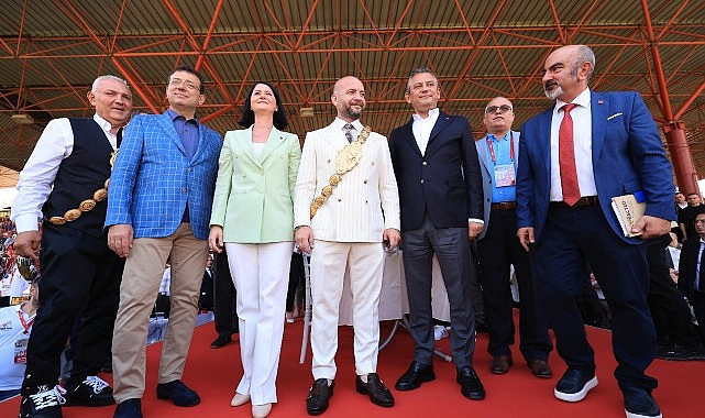 CHP Genel Başkanı Özgür Özel Ekrem İmamoğlu ile birlikte, tarihi Kırkpınar Yağlı Güreşleri’ne 663’ncü kere konut sahipliği yapan Edirne’yi ziyaret etti