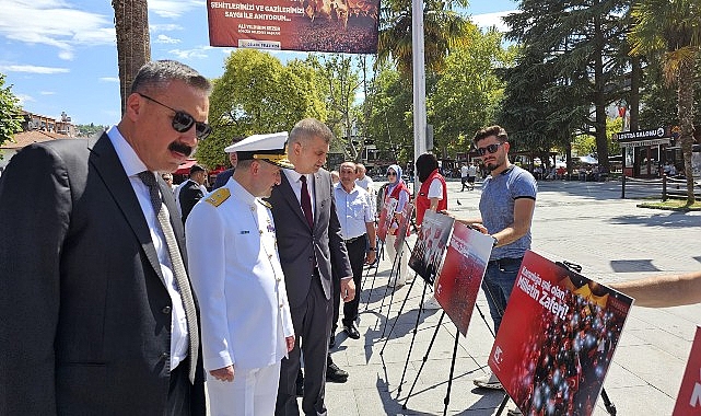 Gölcük’te 15 Temmuz Şehitleri Anma, Demokrasi ve Ulusal Birlik Günü merasimleri, Şehitler Mezarlığı’nda şehitlerin kabirleri başında edilen dualar ile başladı