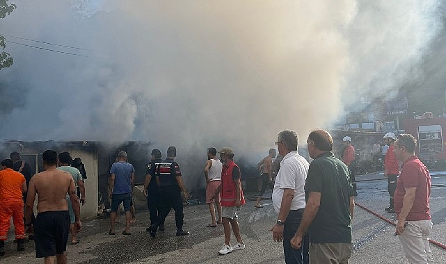 Kemer’de çıkan yangın telaş yarattı