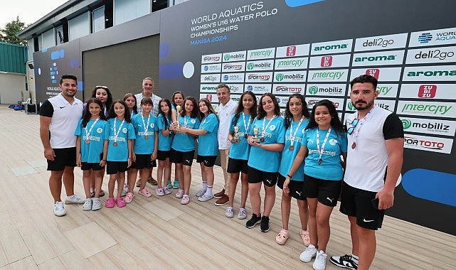 Nevşehir Belediyesi U13 Sutopu Grubu katıldığı Türkiye Şampiyonasında üçüncü olmayı başarırken atletlerimiz En Çok Gol Atan Oyuncu ve En Güzel Kaleci ödüllerinin de sahibi oldu