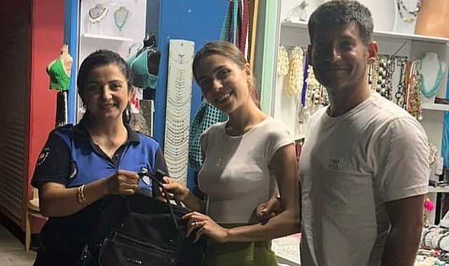 Zabıta takımları kaybolan çantayı sahibine teslim etti