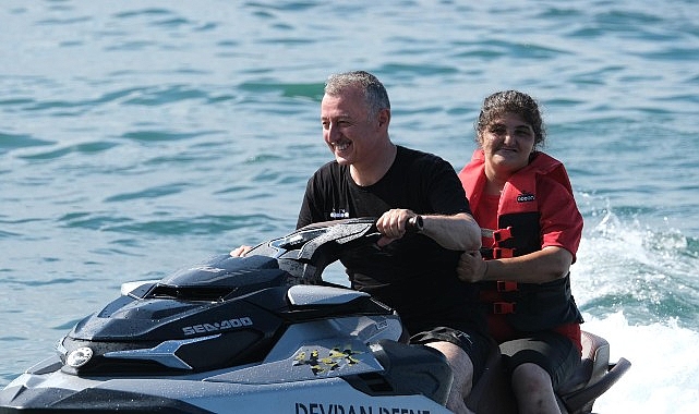 Büyükşehir’in Manisiz Deniz Şenliği’nde maniler aşıldı