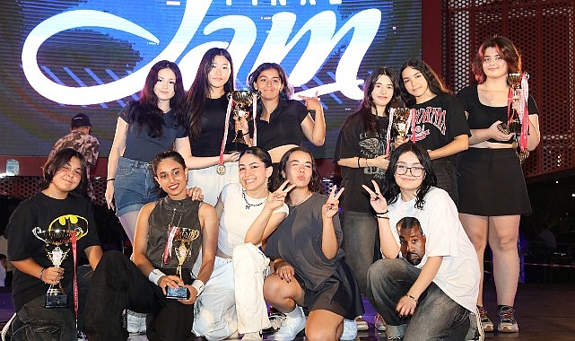 Büyükşehir’in Milletlerarası Gençlik ve Dans Şenliği sona erdi