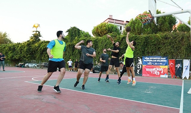 Genç atletler Zafer Turnuvası’nda bu defa basketbol için yarıştı