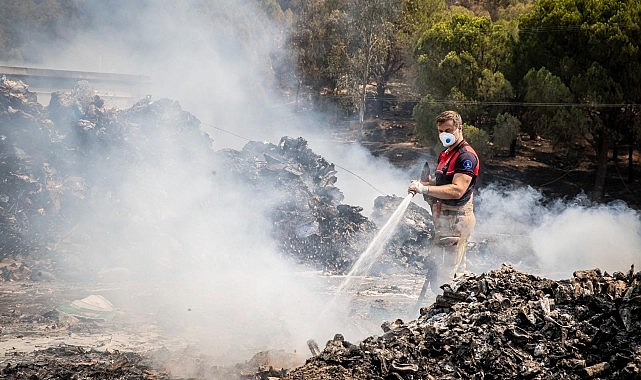 Kentin huzurlu uyuması için 50 saat boyunca aralıksız vazife yaptılar Ateş savaşçılarının kuvvetli mesaisi
