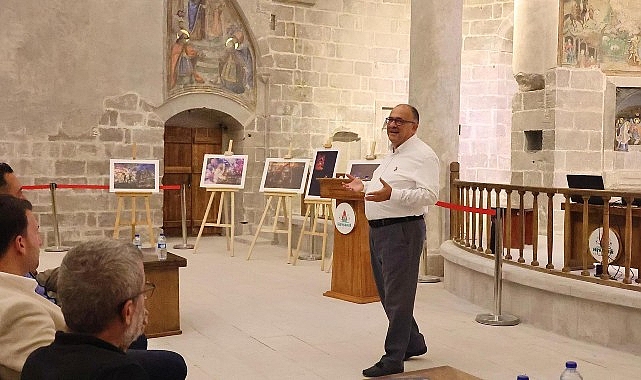Profesyonel Turist Rehberi ve Müellif Serhan Güngör ile ‘Türkiye Tarihine Türkiye Sonları Dışından Bakış’ isimli söyleşi Meryem Ana Kilisesi’nde yapıldı.