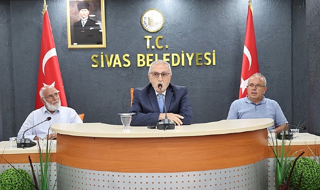 Sivas Belediyesi bünyesinde toplumsal yardım faaliyetlerini sürdüren Hayat Ağacı Derneği’nin 4. İnanılmaz Genel Şura Toplantısı gerçekleştirildi