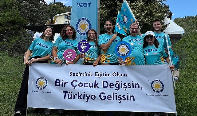 Yüzücüler TEGV’li çocuklara eğitim takviyesi için yarıştı