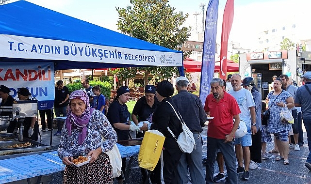 Aydın Büyükşehir Belediyesi, bu gece kutlanacak olan Mevlid Kandili nedeniyle Aydın’ın çeşitli noktalarında bulunan mescitlerde lokma hayrı gerçekleştirdi