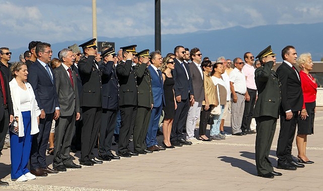 Burhaniye’nin 8 Eylül 1922’de düşman işgalinden kurtuluşunun 102. yılı düzenlenen merasimlerle kutlandı