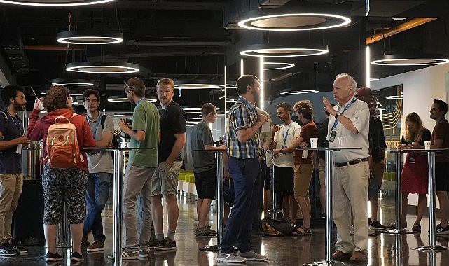 ‘Cosmic WISPers’in halka açık etkinliğinde kozmosun karanlık yüzü konuşuldu