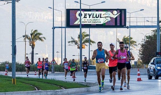 İzmir’de Milletlerarası 9 Eylül İzmir Yarı Maratonu’yla kurtuluş coşkusu başladı