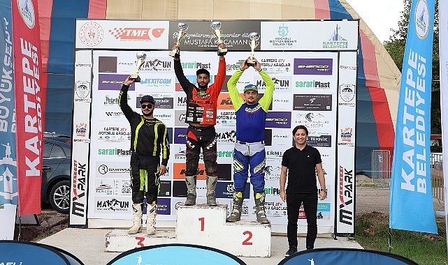 Türkiye Harika Enduro Şampiyonası’nın 3. ayağı Kartepe’de gerçekleştirildi. Şampiyona da dereceye girenler kupalarını aldılar