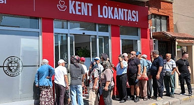 Bir ekmek 15 lira, Buca’da 4 çeşit yemek 50 lira