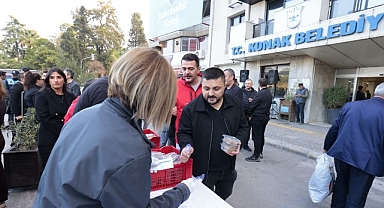 Konak’ta Atatürk sonsuz özlem ve saygıyla anıldı