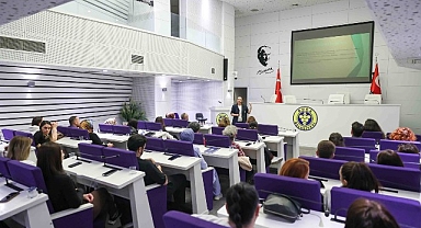 Buca Belediyesi’nden anlamlı adım: Çalışanlarına otizm farkındalık eğitimi verdi