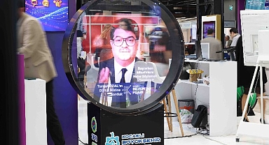 Turgut Özal hologram yöntemiyle Bilişim Fuarı’nda