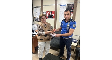 Zabıta Ekiplerimiz Kaybolan Para ve Ziynet Eşyasını Sahibine Teslim Etti