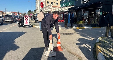 Ayvalık Belediyesi kaldırım işgallerine karşı denetimlerini sürdürüyor