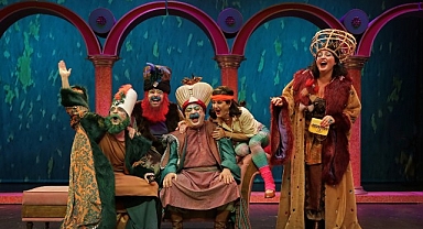 Osmanlı Bürokrasisine Müzikal Bir Eleştiri “Haramiler” Engin Alkan Yorumuyla Seyirciyle Buluşuyor